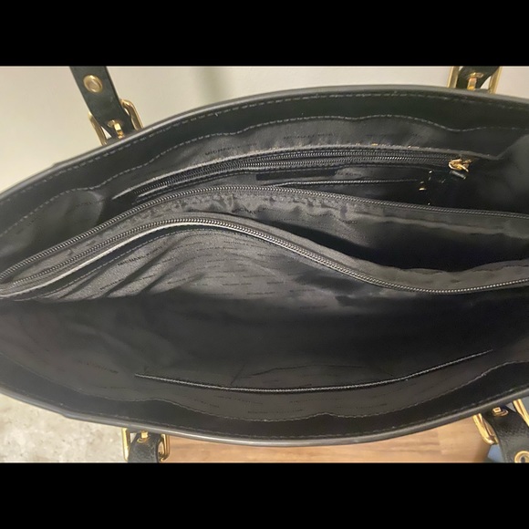 Michael Kors Large Handbag - Picture 8 of 9